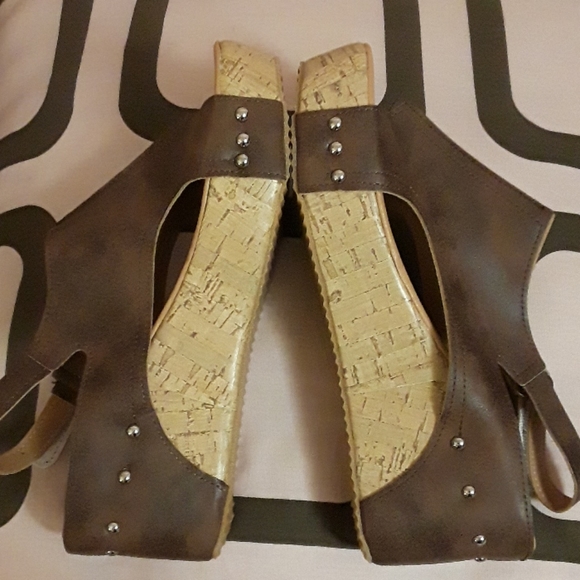 Athletifit Women Wedge Cut-out Sandal Faux Leather - Picture 4 of 8